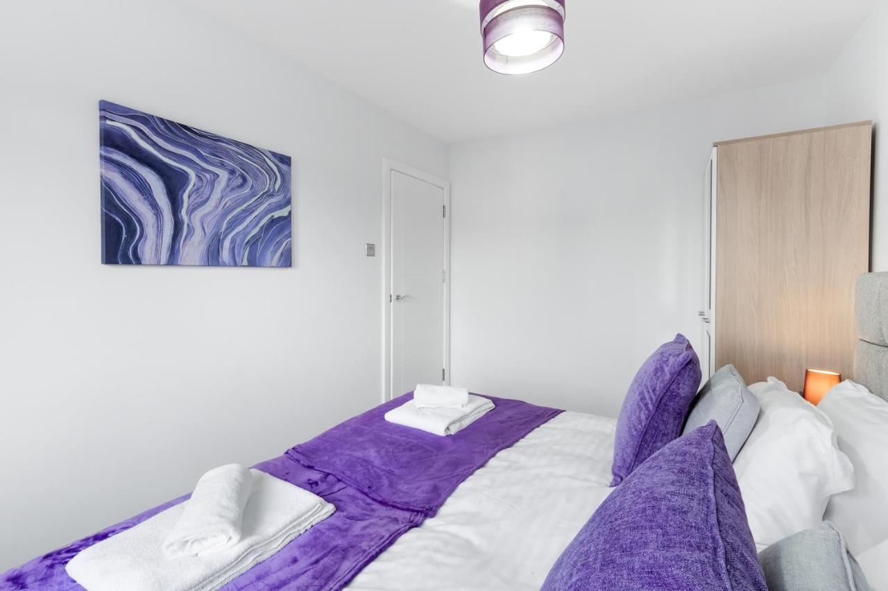 Modern 4 Bedroom House With Parking In Farnham Royal, Slough By 360Stays Luaran gambar