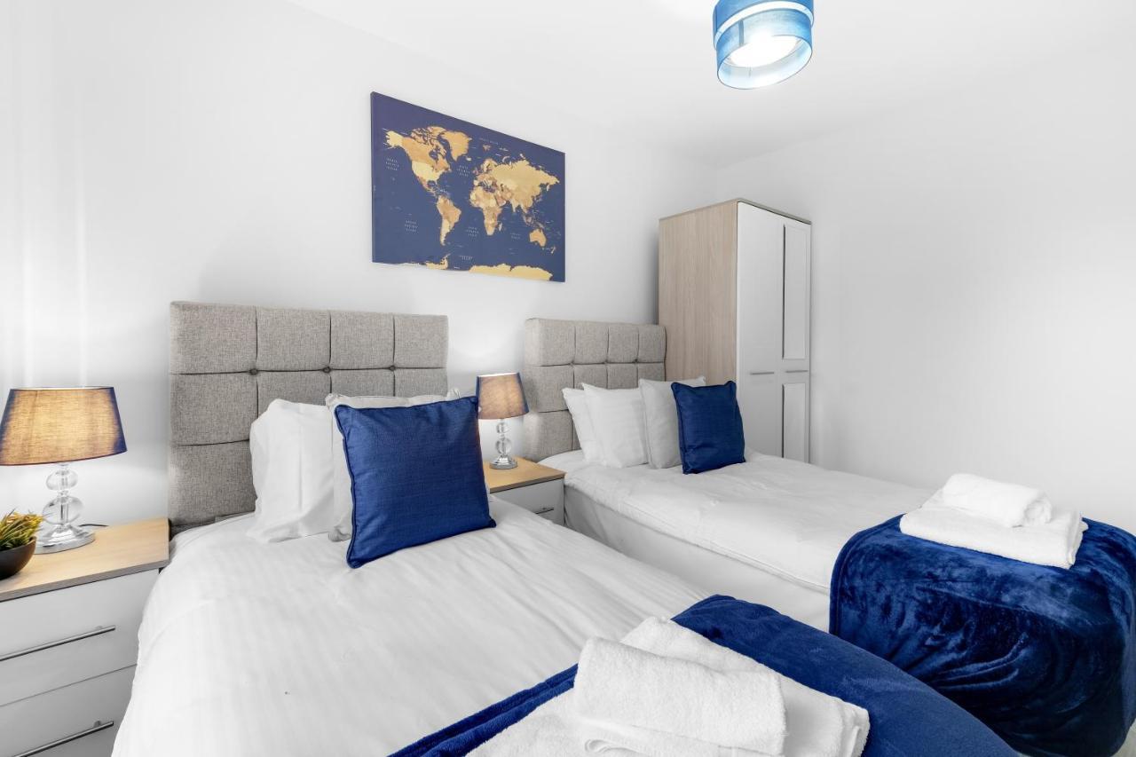 Modern 4 Bedroom House With Parking In Farnham Royal, Slough By 360Stays Luaran gambar