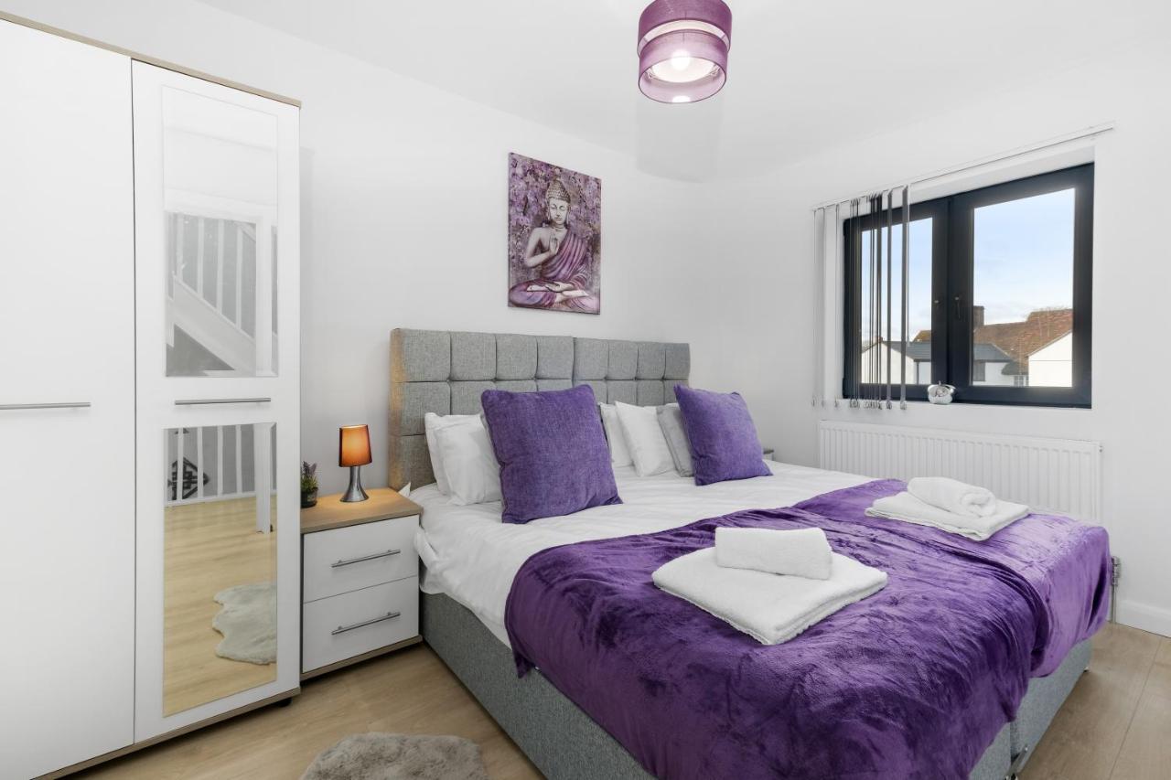 Modern 4 Bedroom House With Parking In Farnham Royal, Slough By 360Stays Luaran gambar