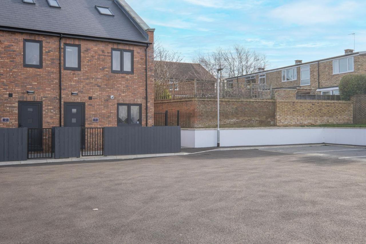 Modern 4 Bedroom House With Parking In Farnham Royal, Slough By 360Stays Luaran gambar